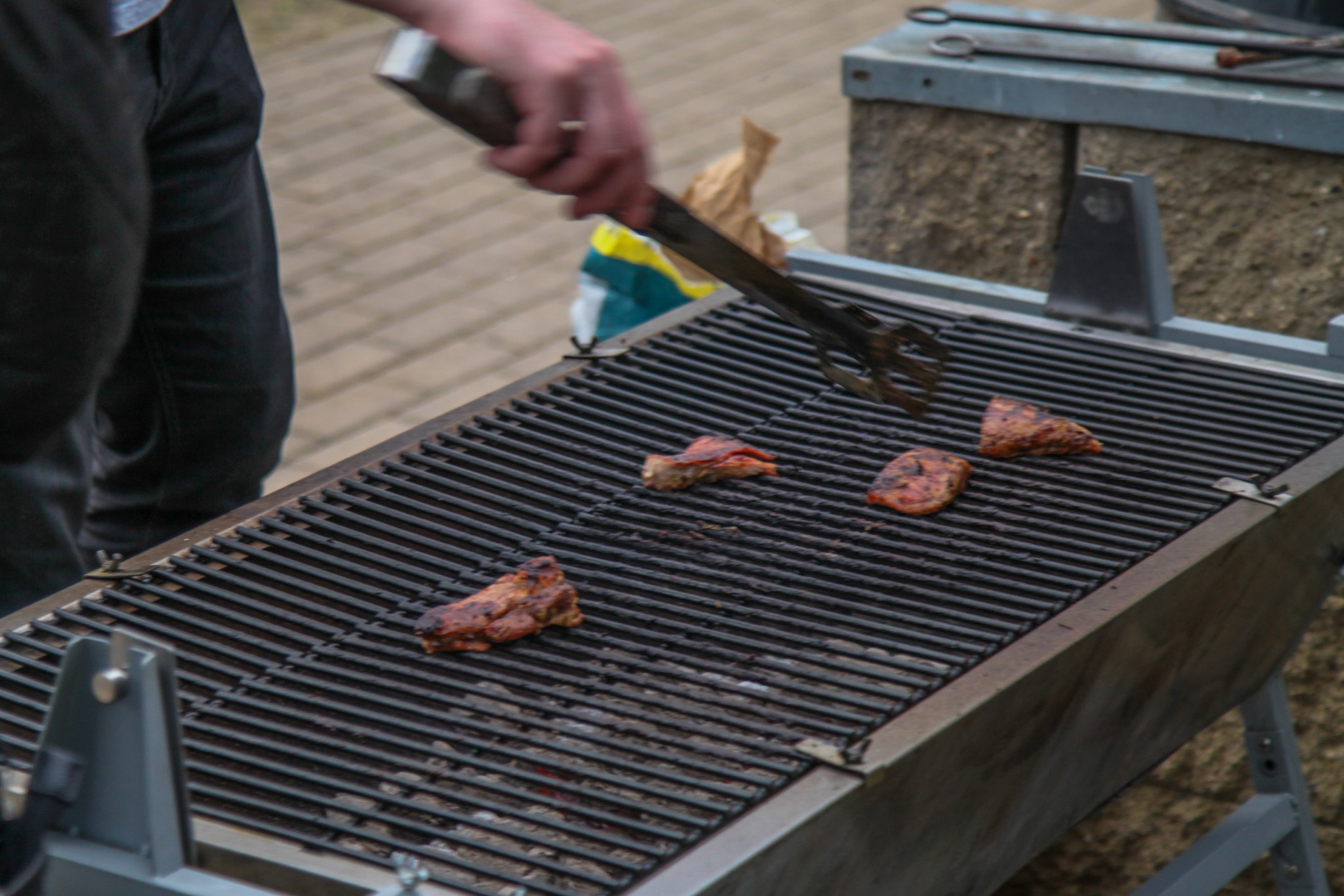 grilování na kramli